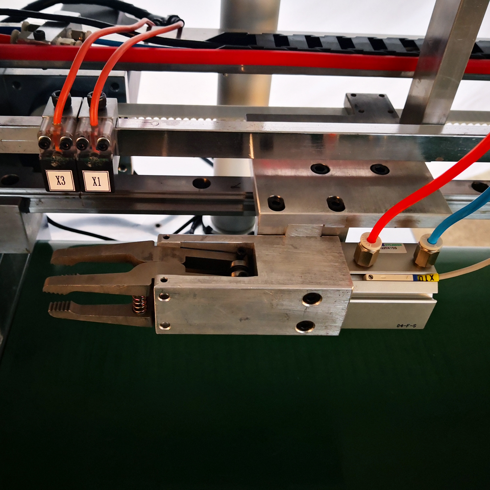 PM-092-M Ultrasonic open end cutting machine with robot arm