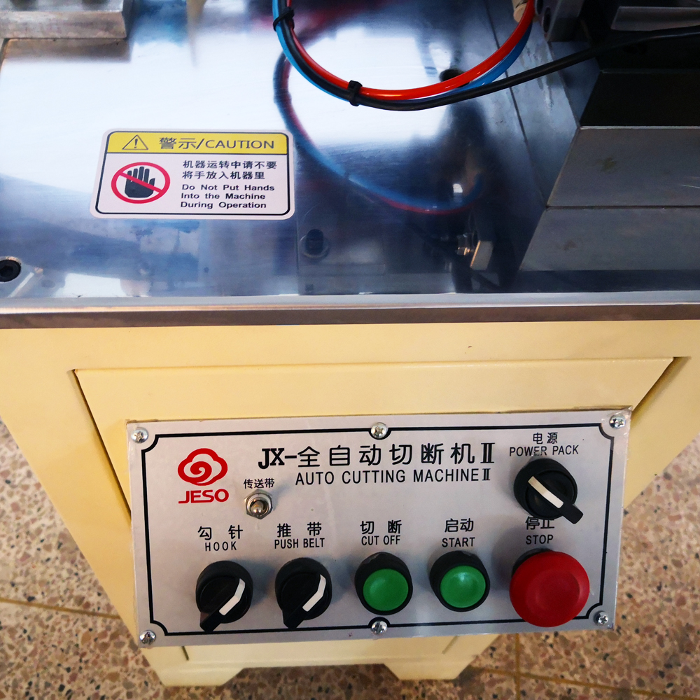PM-081-M Normal open end cutting machine with robot arm