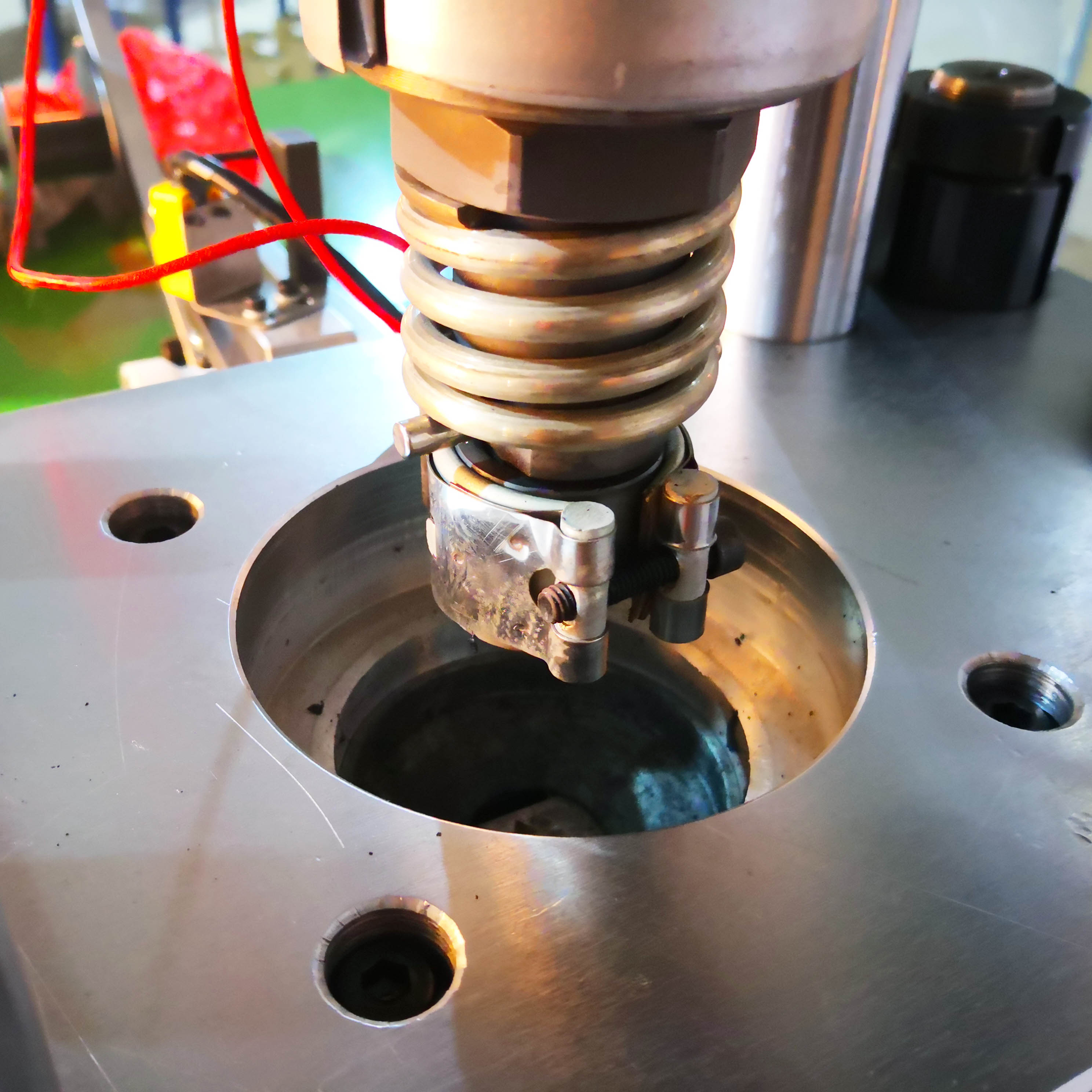 PM-019 Auto close end moulding machine