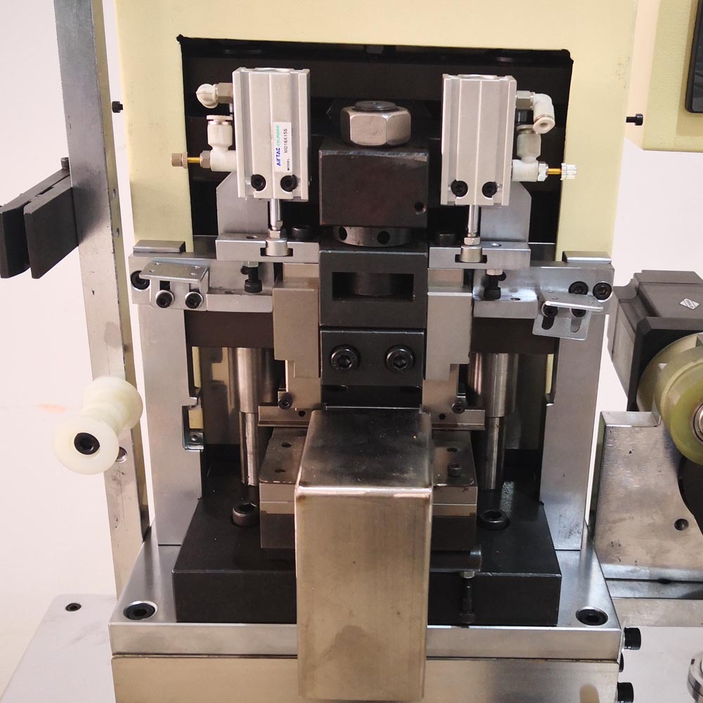 PM-032 Simple nylon zipper gapping machine(double teeth selection)
