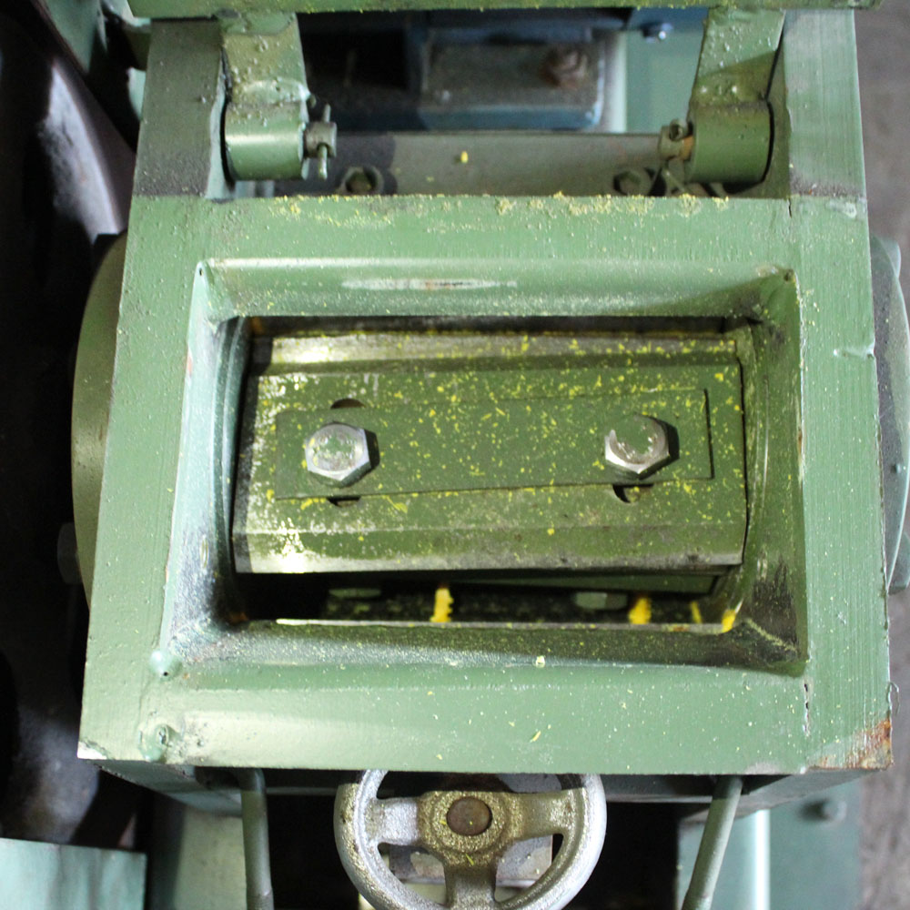 PM-010 Crushing machine