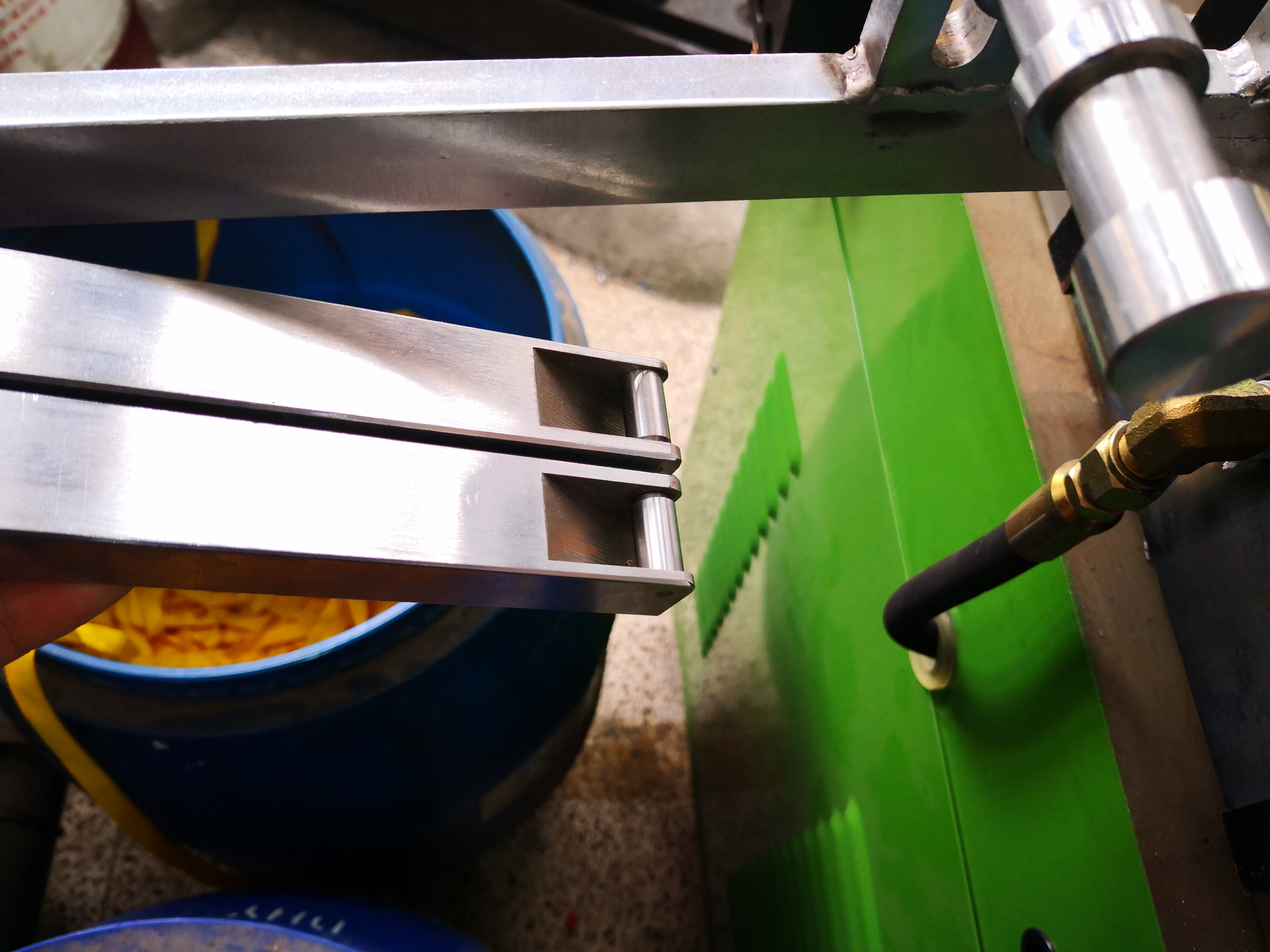 PM-013 Long chain plastic zipper injection moulding machine