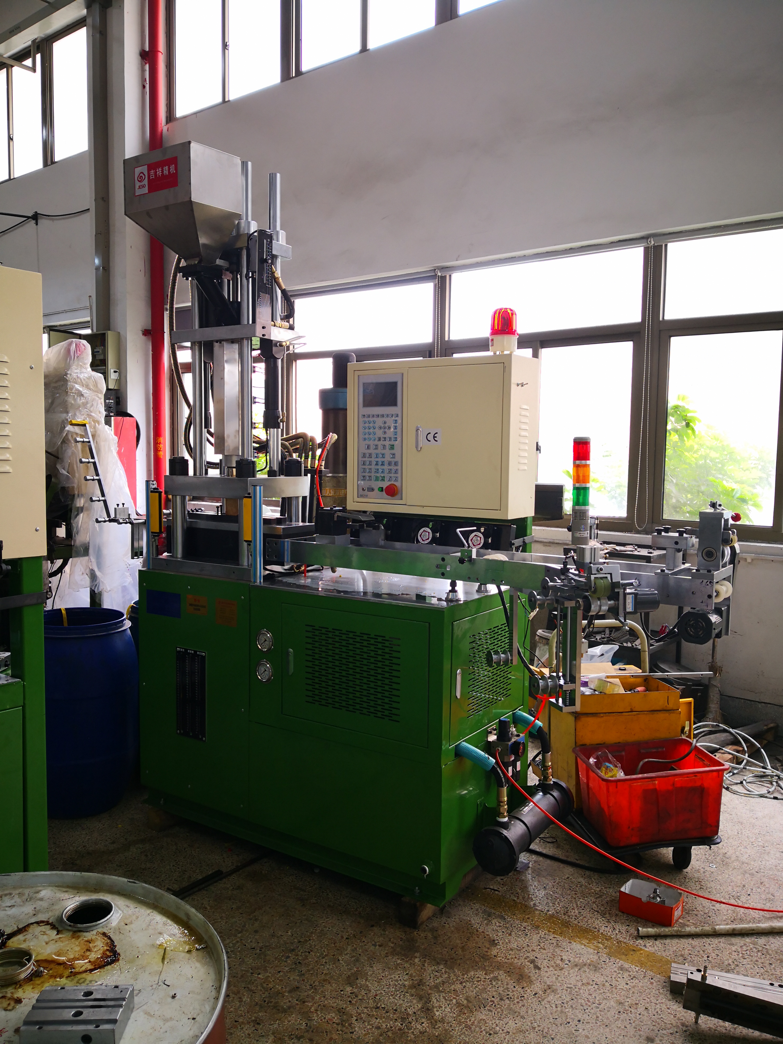 PM-013 Long chain plastic zipper injection moulding machine