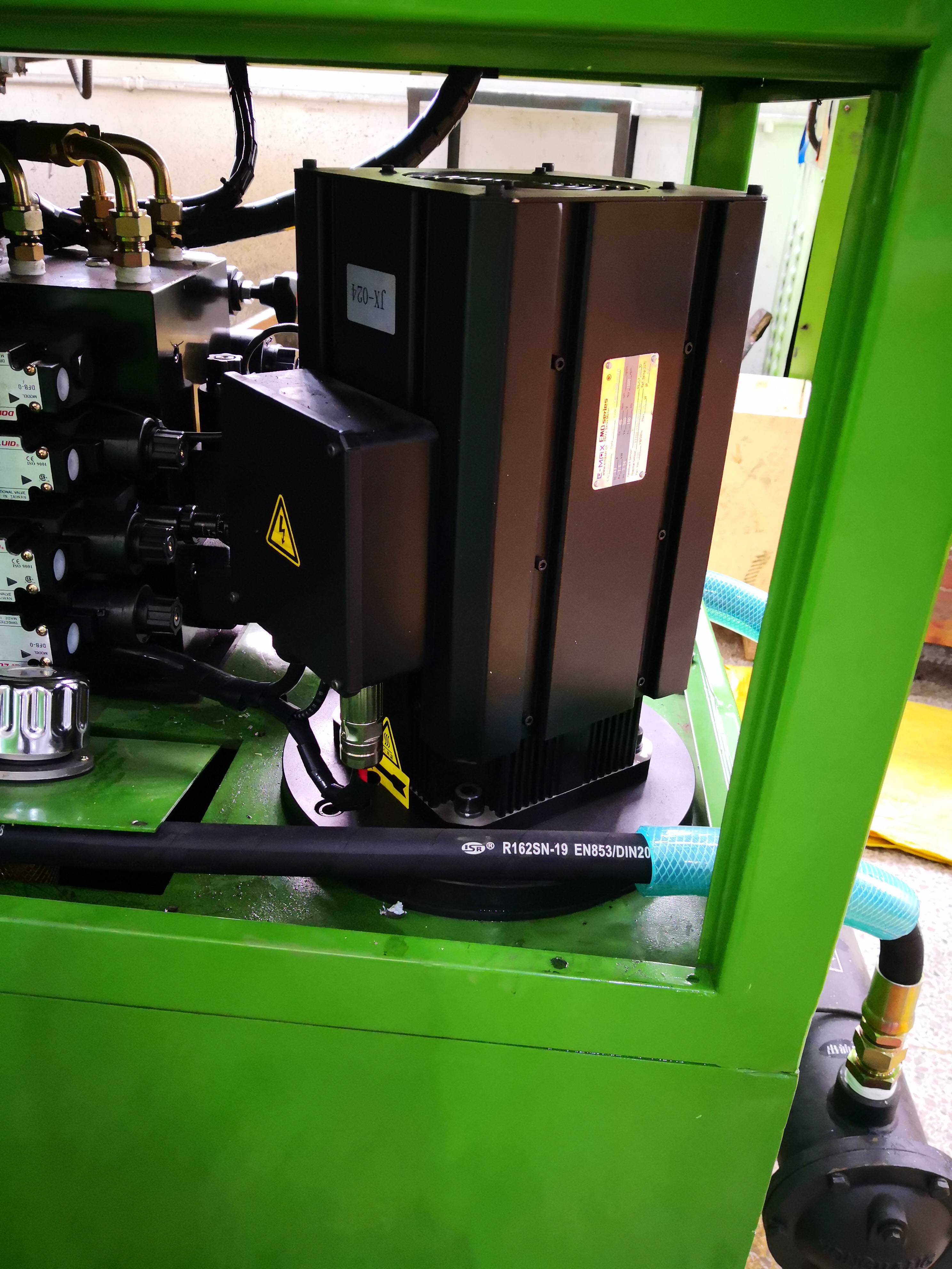 PM-013 Long chain plastic zipper injection moulding machine