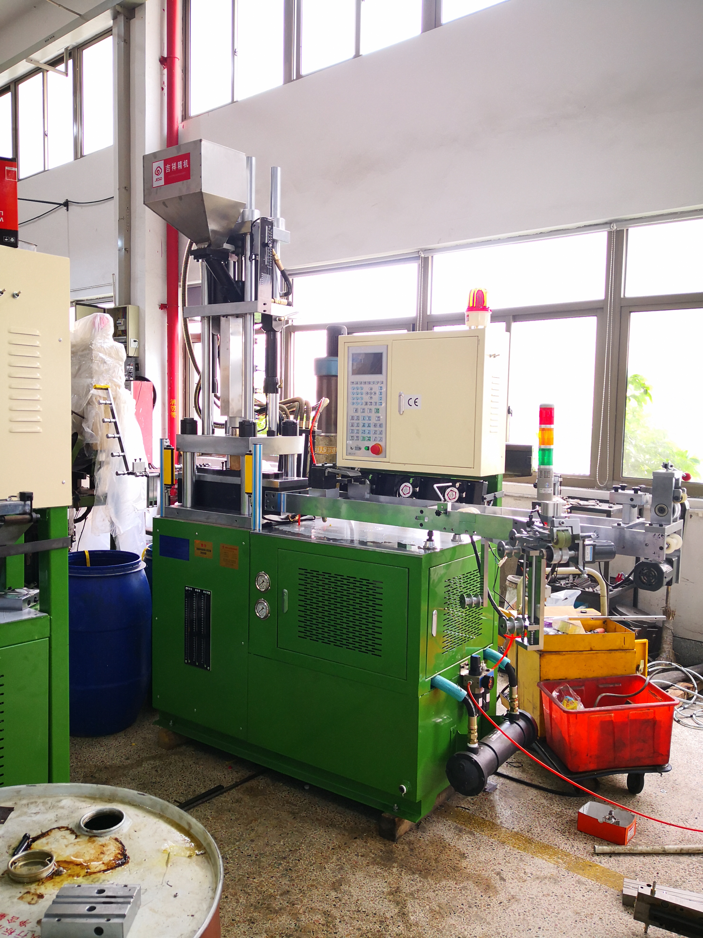 PM-013 Long chain plastic zipper injection moulding machine