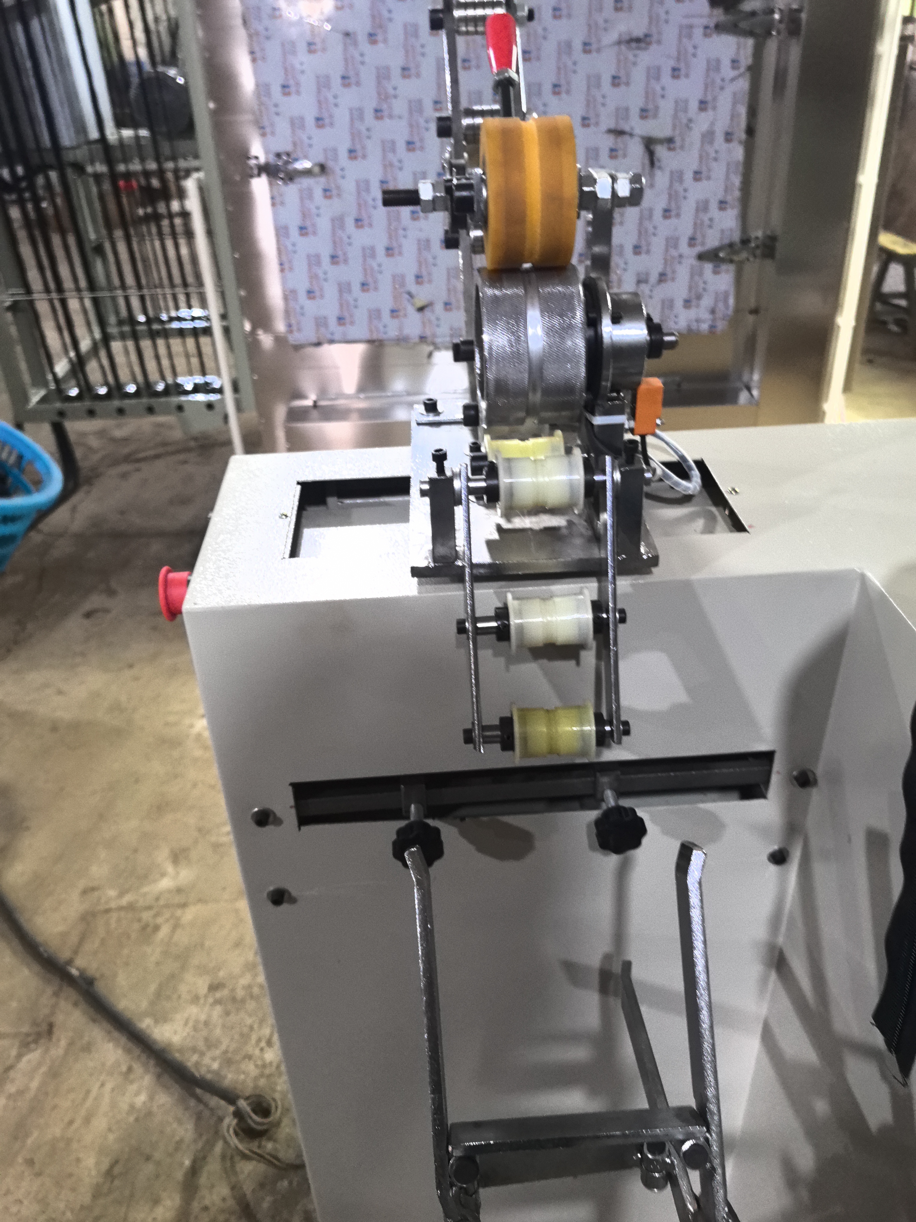 PM-131 Long chain zipper rolling and winding machine