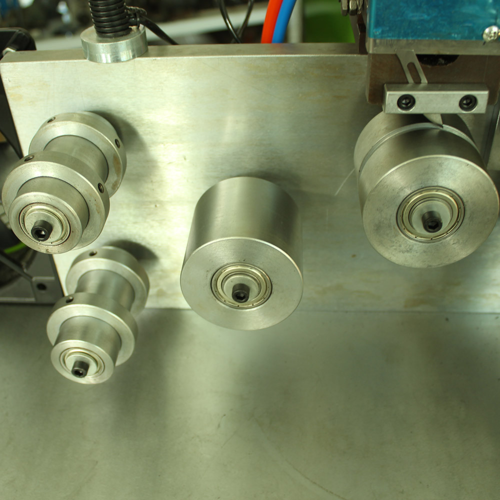 PM-157 Waterproof zipper cutting incision making machine