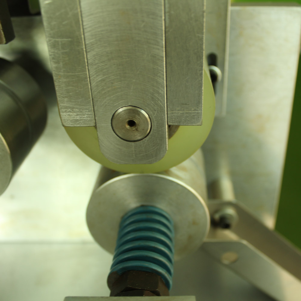 PM-157 Waterproof zipper cutting incision making machine