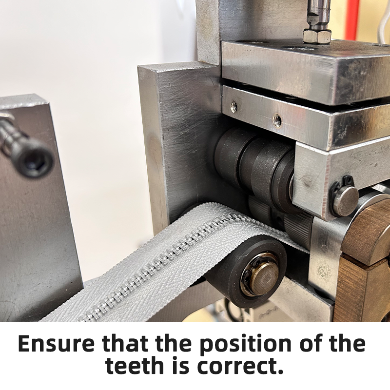 PM-051 Auto metal zipper gapping machine (double teeth selection)