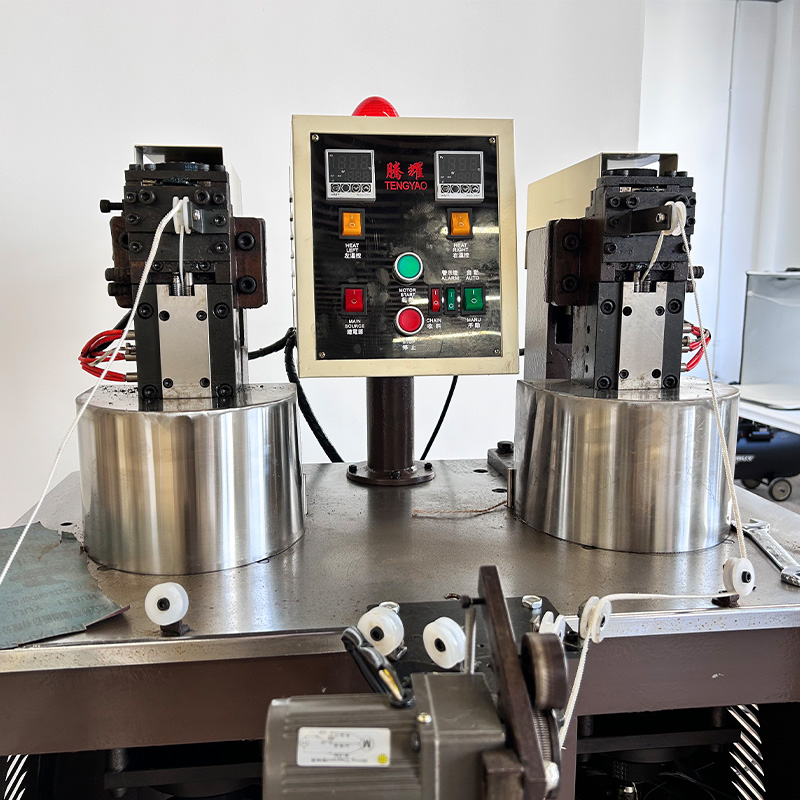 PM-550 Nylon zipper coiling machine