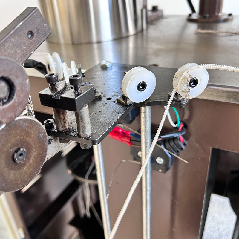 PM-550 Nylon zipper coiling machine